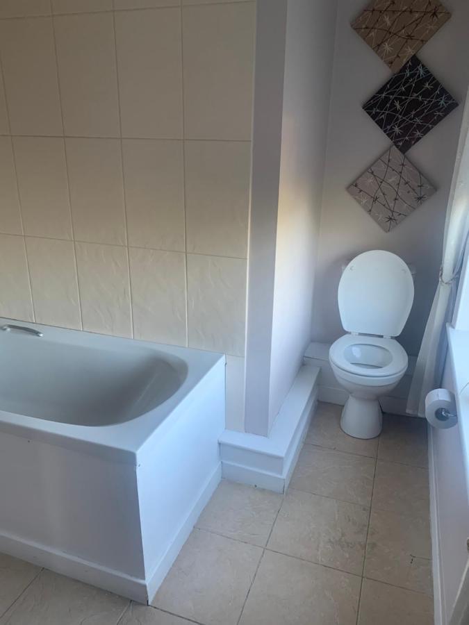The Thistle Inn Cumnock Bagian luar foto