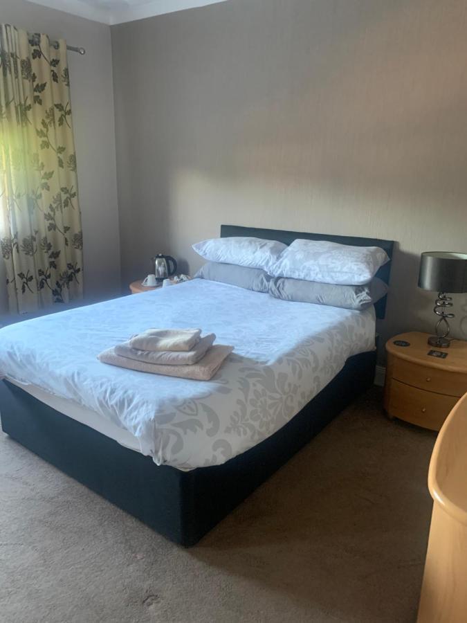 The Thistle Inn Cumnock Bagian luar foto