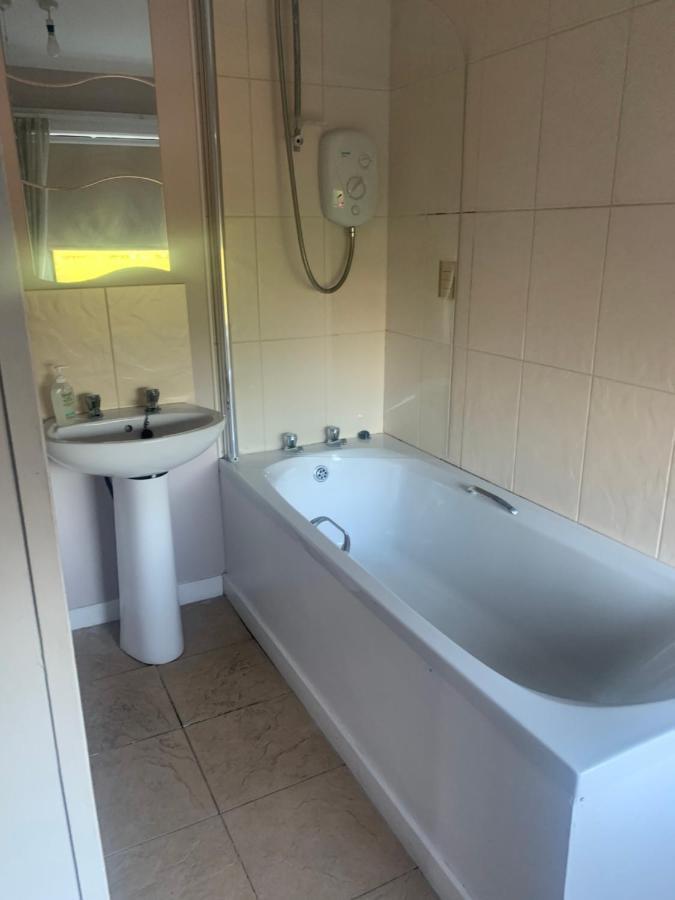 The Thistle Inn Cumnock Bagian luar foto
